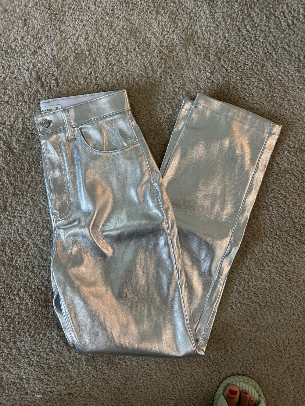 Abercrombie & Fitch 90’s Straight Ultra High Rise Silver Pant